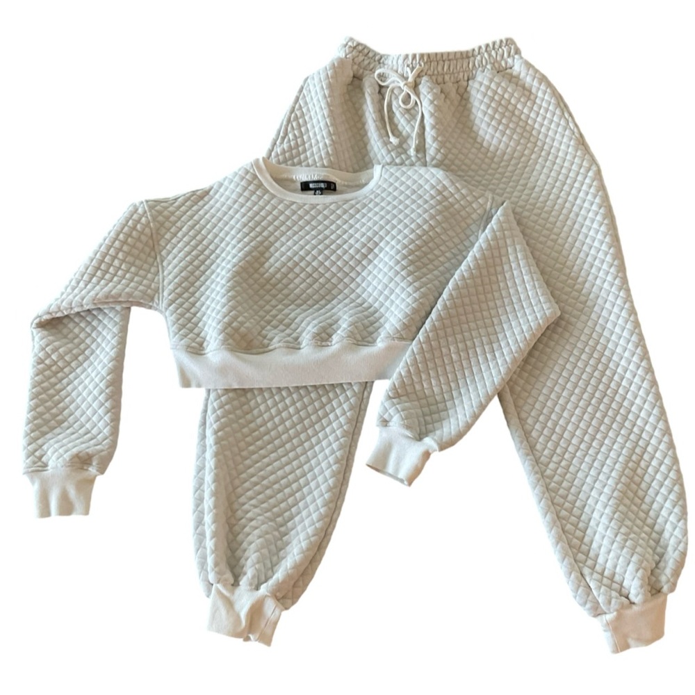 MISGUIDED Cream Quilted Sweatshirt and Joggers Set
